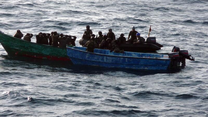 60 Piraterie-Vorfälle im ersten Halbjahr auf den Weltmeeren Festnahme mutmaßlicher Piraten vor der ostafrikanischen Küste. (Archivbild)