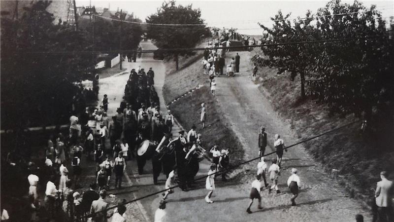 Festumzug zum 25-jährigen Jubiläum der Borsteler Wehr.