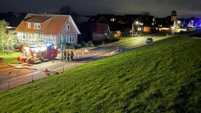 Feuerwehr im Einsatz im Bereich Jork-Wisch.