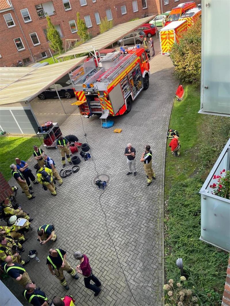 Kohlenmonoxid-Alarm? Feuerwehr-Einsatz in Stader Jahnstraße Feuerwehr und Rettungsdienst rückten aus.