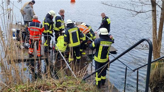 Feuerwehren, Rettungsdienst und Hubschrauber waren am Sonntag im Einsatz. Foto: Lange