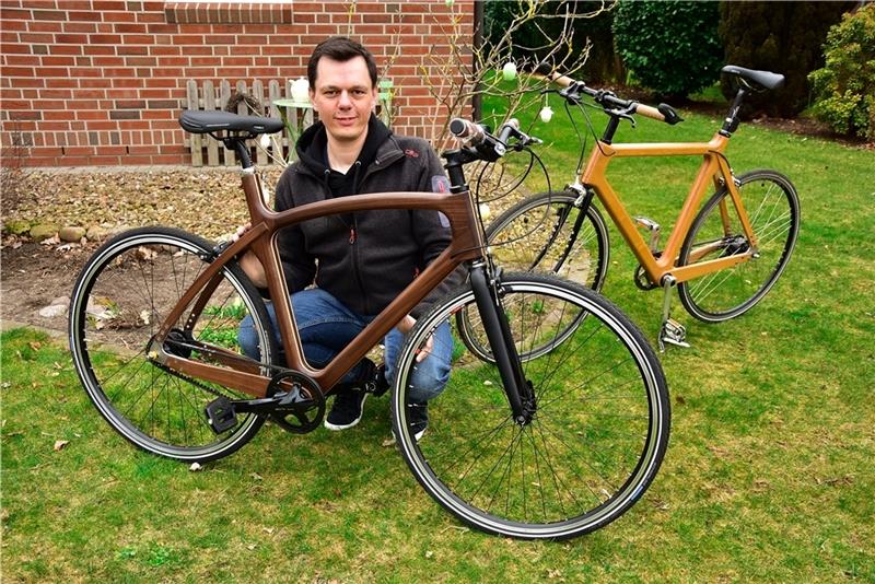 Filigraner und stabiler Fahrradrahmen aus Holz : Dennis Brase (41) ist von Beruf Flugzeugbauer, war davor als Tischler und Holztechniker tätig.