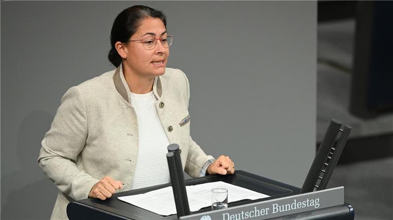 Filiz Polat (Grüne) sieht Unklarheit und erhebliche Probleme in der Praxis, wenn der Gesetzentwurf so wie vom Ausschuss beschlossen, vom Bundestag verabschiedet werden sollte. (Archivfoto)