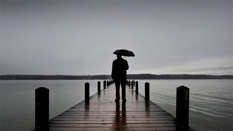 Finanz- und Wirtschaftskrisen etwa führen vor allem bei Männern zu seelischen Belastungen, Burn-out oder Depressionen. (Symbolbild)