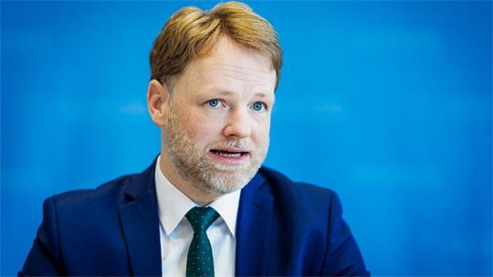 Finanzminister Gerald Heere (Grüne) stellte die Neuerungen vor. (Archivbild)