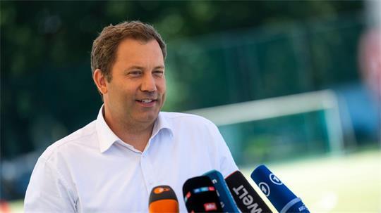 Finanzminister Klingbeil fordert von der Union Zugeständnisse bei der Gegenfinanzierung von Steuerentlastungen.