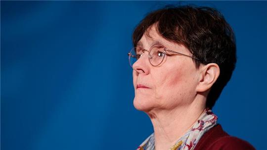 Finanzministerin Monika Heinold (Grüne) spricht während einer Kabinettspressekonferenz.