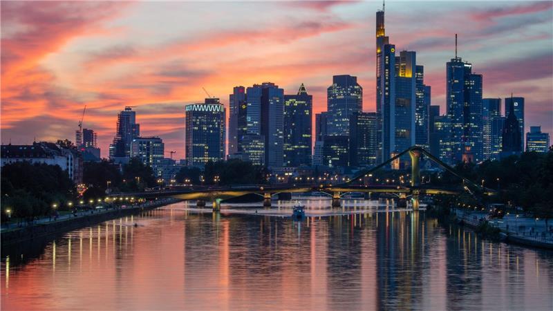 Kampf gegen Geldwäsche: Neue EU-Behörde in Frankfurt startet Finanzplatz Frankfurt: Die neue EU-Behörde soll von hier aus Geldwäsche in Europa bekämpfen (Archivbild)