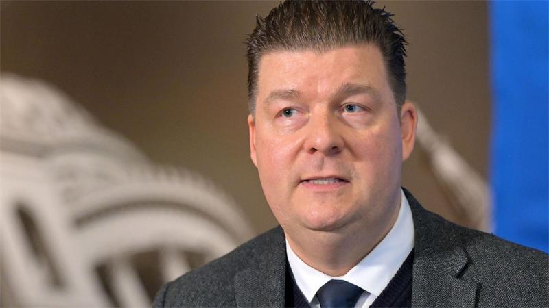 Finanzsenator Andreas Dressel will die von der Stadt angemieteten Büroflächen reduzieren. (Archivbild)