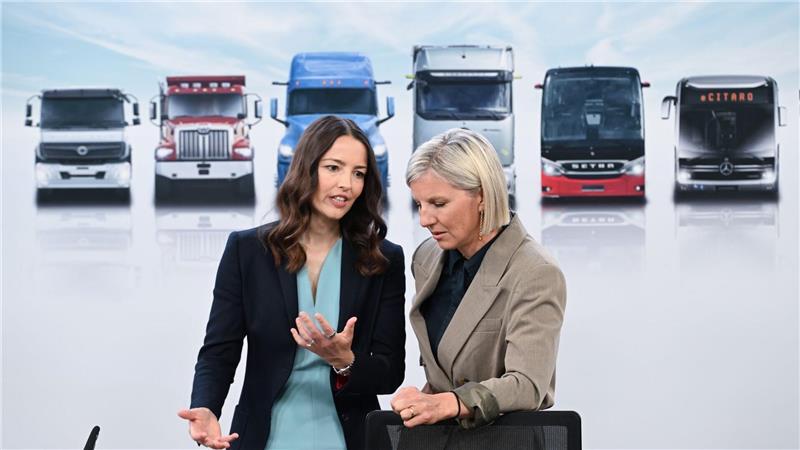 Finanzvorständin Eva Scherer (l) zu Zolleffekten: Niedriger dreistelliger Millionenbetrag.