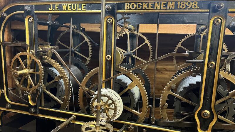 So haben zwei Männer Cosmaes alte Kirchenuhr in Schwung gebracht Firma Weule war auf Turmuhren spezialisiert und vertrieb sie weltweit.