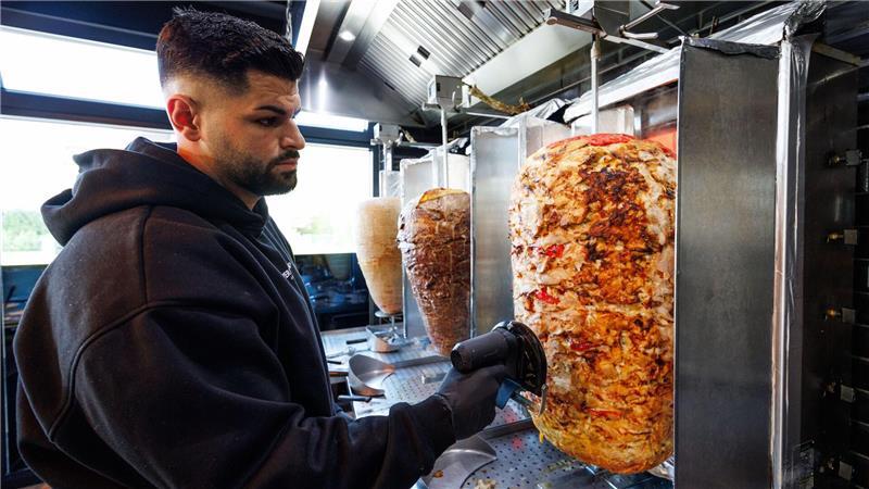 Firmenchef Sergen Kolcu bei der Arbeit.