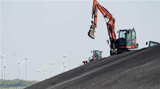 Fit für den Winter: Die Deichbaustellen in Schleswig-Holstein (Archivbild)
