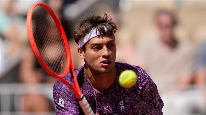 Flavio Cobolli zeigt in Paris starke Leistungen.