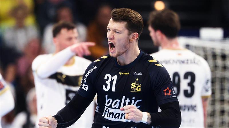 „Gänsehaut“: Kiel trifft im Handball-Derby auf Flensburg Flensburgs Emil Jakobsen freut sich über einen Treffer gegen den THW. (Archivbild)