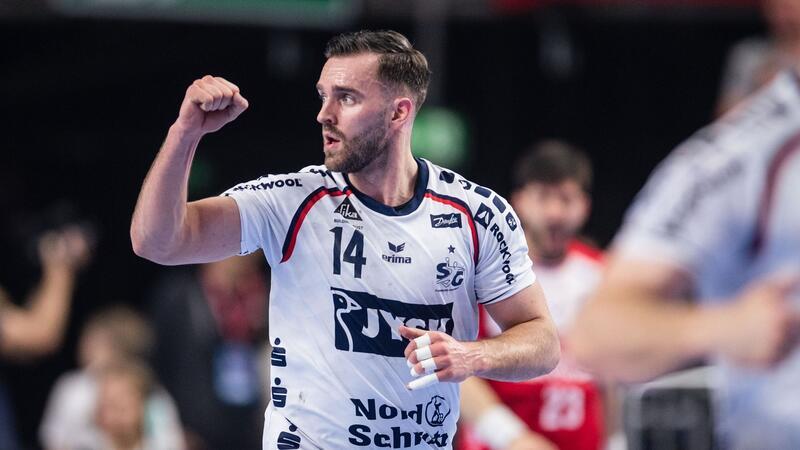 Flensburgs Handballer nach Sieg über Novi Sad in K.-o.-Phase Flensburgs Teitur Einarsson jubelt nach einem Treffer. -o.-Phase“)