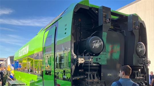Flix stellt auf der Innotrans einen ersten fertigen Waggon des Herstellers Talgo für die neuen Züge vor, die ab 2028 kommen sollen. 