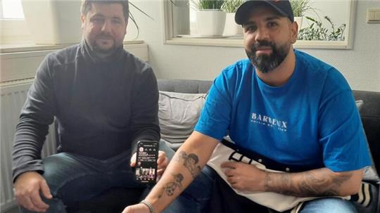 Florian Beck (links) und Abbas Moussa stehen hinter den „Super Kickers“.
