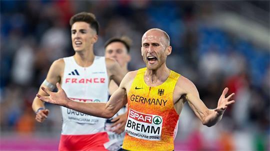 Florian Bremm hat bei der Leichtathletik-EM in Birmingham Silber über 5.000 Meter geholt.