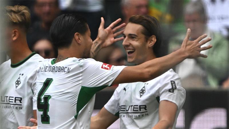 Spektakuläres 3:4: Gladbach verliert auch gegen Mainz Florian Neuhaus (r) brachte die Borussia früh in Führung.