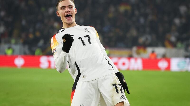 Zwei deutsche Spieler für Weltfußballer-Wahl nominiert Florian Wirtz führte Bayer Leverkusen in der vergangenen Saison zum nationalen Double.