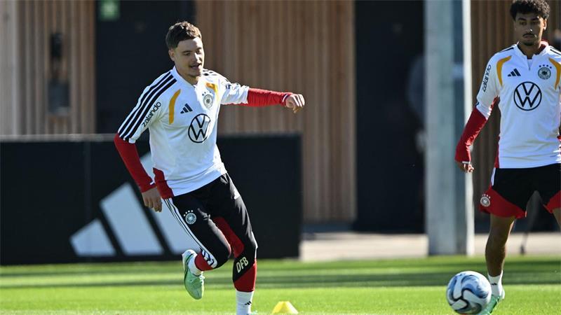 Geheimratsecken, Schweineohren und Klopps Griechen-Warnung Florian Wirtz ist für Klopp noch kein Kandidat für die Startelf gegen Griechenland.