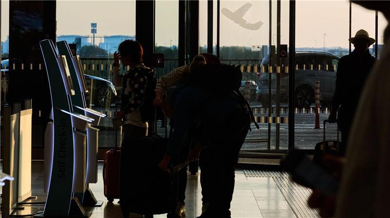 IT-System am Flughafen BER könnte bis Sonntag wieder laufen Fluggästen wird empfohlen, online einzuchecken (Archivbild).