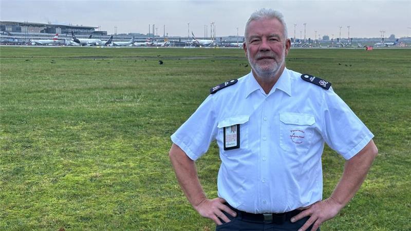 Airport: Feuerwehr-Chef erlebte Hubschrauber-Absturz live am Fenster Flughafen-Feuerwehrchef Thomas Barke: „Meine Familie gehört zum Hamburg Airport.“