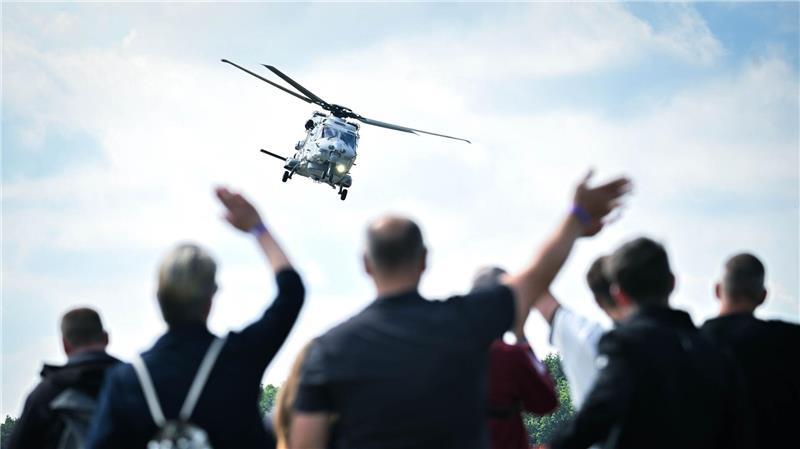 Flugvorführungen gehörten zu den Höhepunkten des Tags der Bundeswehr in Nordholz.