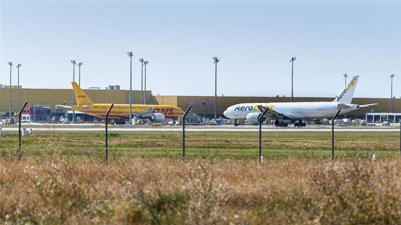 Nato befürchtet neue schwere Sabotageakte und Cyberangriffe Flugzeuge könnten nach Warnungen von Sicherheitsexperten ein Ziel von Sabotageakten sein. (Archivbild)