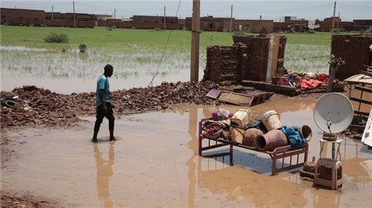Fluten zerstörten im Sudan Häuser und Straßen, so wie hier in Al-Jazirah. (Archivbild)