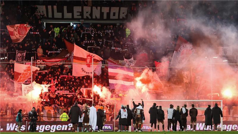 Flutlichtspiel und Heimsieg - mehr geht am Millerntor nicht.