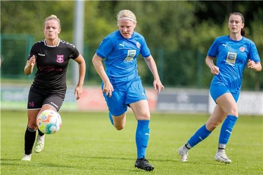 Fokussiert auf den Ball und überaus treffsicher: Kristin Riwny erzielt drei Tore in einer Halbzeit. Foto: Struwe