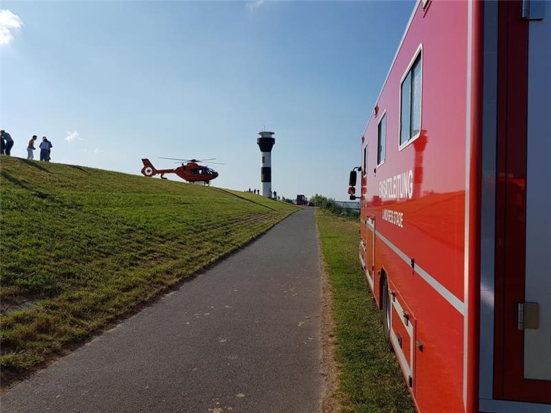 Zwei Erntehelfer in der Elbe vermisst Foto: Beneke