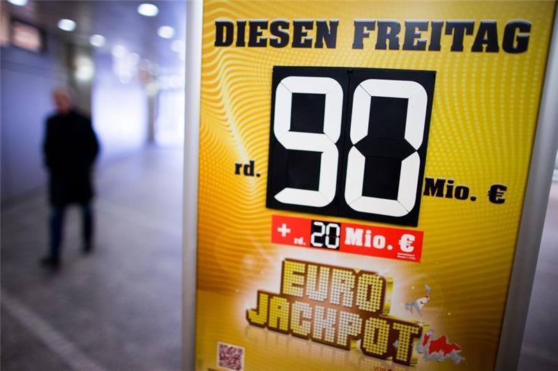 Ein Eurojackpot-Knacker kommt aus dem Kreis Harburg Foto: Rolf Vennenbernd/dpa