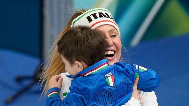 Francesca Lollobrigida feierte ihren Gold-Coup mit ihrem Sohn Tommaso.