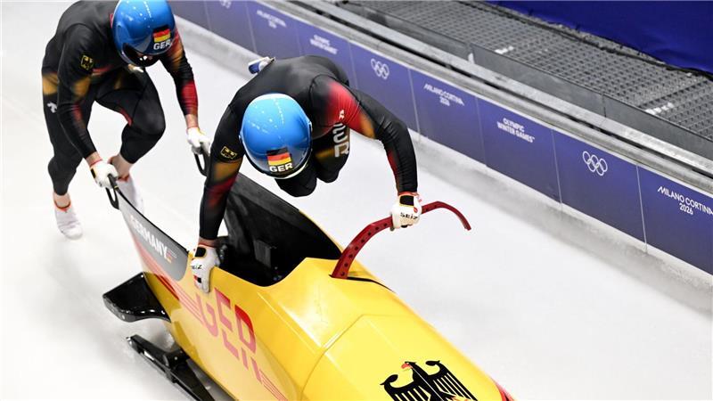 Francesco Friedrich (Pilot) und Alexander Schüller liegen nach dem zweiten Lauf schon weit zurück.