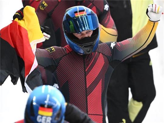 Francesco Friedrich holte auch Gold im Viererbob. Foto: Robert Michael/dpa-Zentralbild/dpa