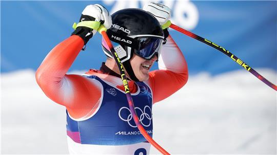 Franjo von Allmen jubelt über seine Bestzeit.