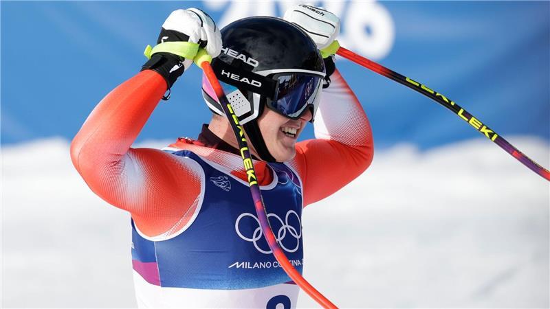 Franjo von Allmen jubelt über seine Bestzeit.