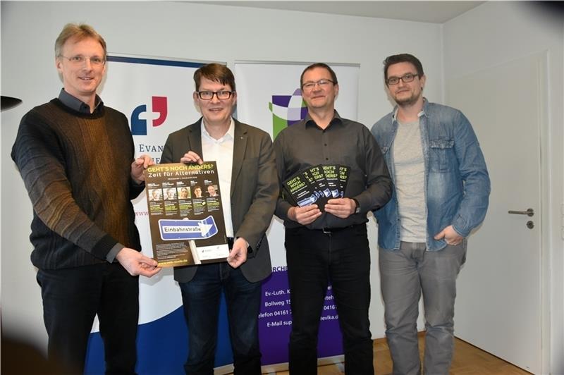 Frank Jablonski, Martin Krarup, Christoph Schuster und David Krüger (von links) werben für die neue Vortragsreihe. Foto Felsch