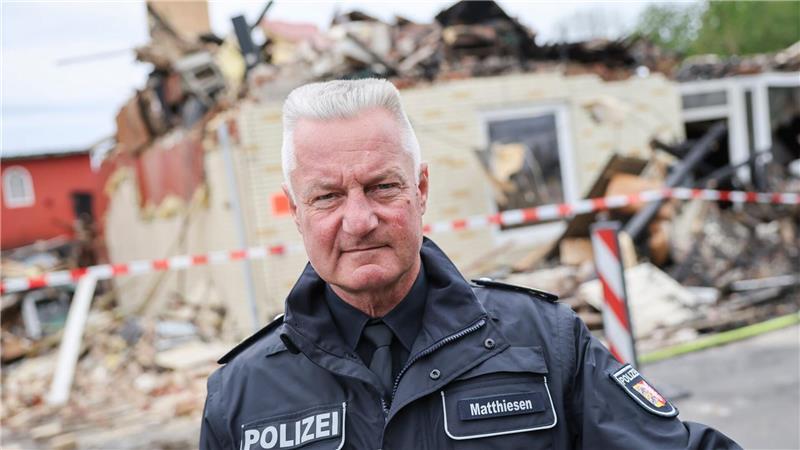 Brandserie in Kudensee: Angst und Verunsicherung im Dorf Frank Matthiesen, der Leiter der Polizeidirektion Itzehoe, machte sich vor Ort ein Bild.