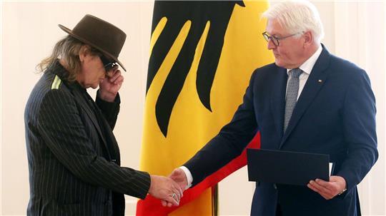 Frank-Walter Steinmeier lobt Lindenberg zu seinem Geburtstag für sein politisches Engagement. (Archivbild)