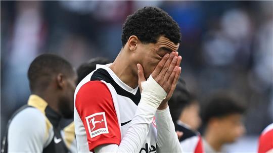 Frankfurts Hugo Ekitiké scheiterte in der Nachspielzeit mit einem Handelfmeter an Union-Torwart Frederik Rönnow.