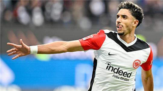 Frankfurts Omar Marmoush könnte noch im Winter zu Manchester City wechseln.
