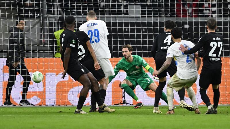 Enttäuschende Eintracht scheitert in der Conference League Frankfurts Torhüter Kevin Trapp war beim Tor zum 0:1 chancenlos.