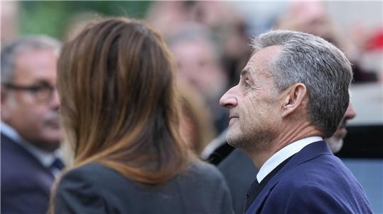 Frankreichs inhaftierter Ex-Präsident Sarkozy kann das Gefängnis unter Auflagen verlassen. (Archivbild)