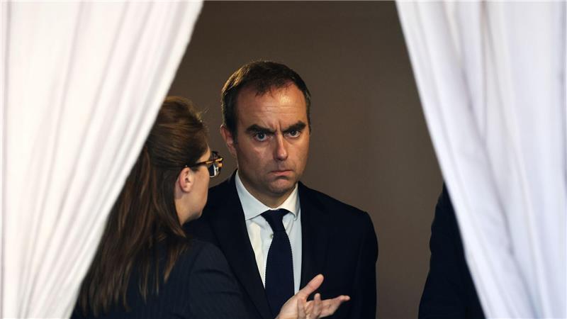 Frankreichs zurückgetretener Premier hat eine schwierige Mission.