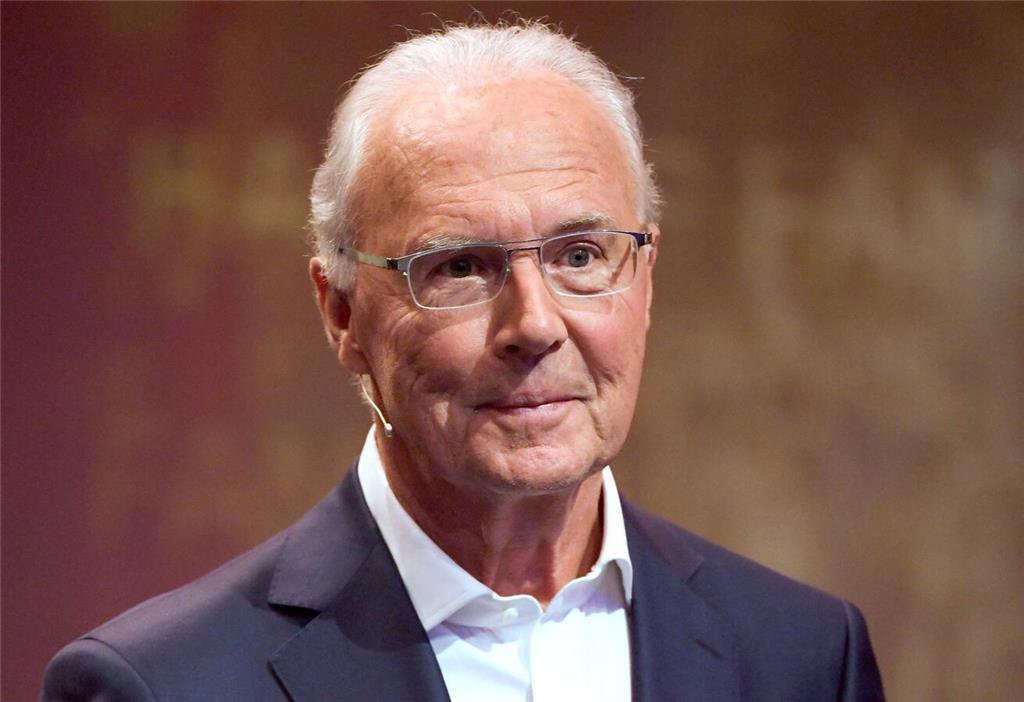 Franz Beckenbauer, ehemaliger Fußballprofi und ehemaliger Bundestrainer, ist tot...