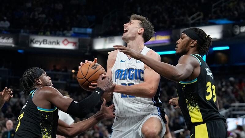Wagner-Brüder stoppen mit Orlando Magic Negativserie Franz Wagner (M) konnte mit Orlando einen Sieg feiern.